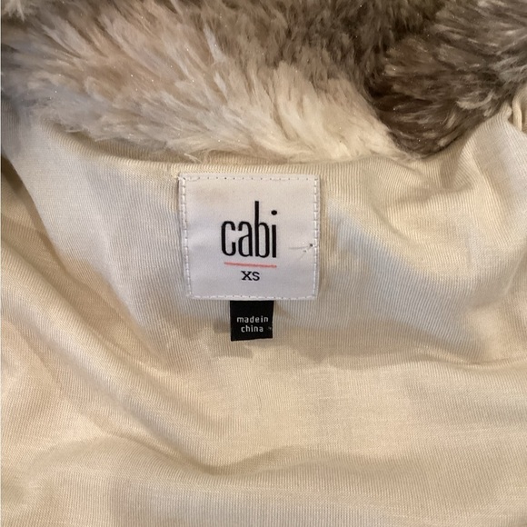 CAbi #3179 Aspen Faux Fur Vest Jacket Coat Ivory Mocha Tan Brown Full Zip Sz xs - Picture 9 of 10
